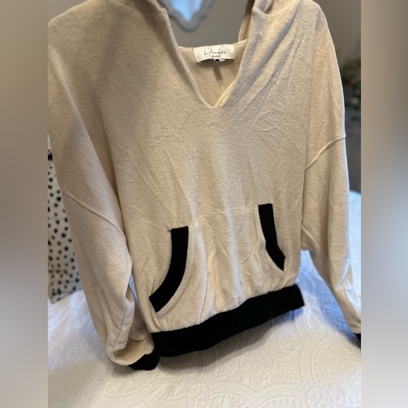 L'Academie Ciara Hoodie Revolve  in Beige & Black Size Small - Picture 7 of 9